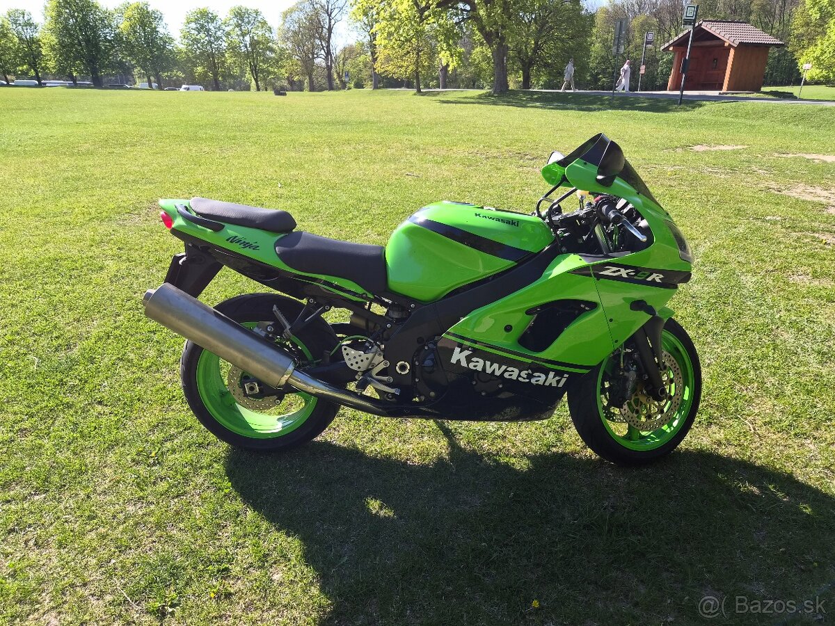 Kawasaki ZX9R - 2