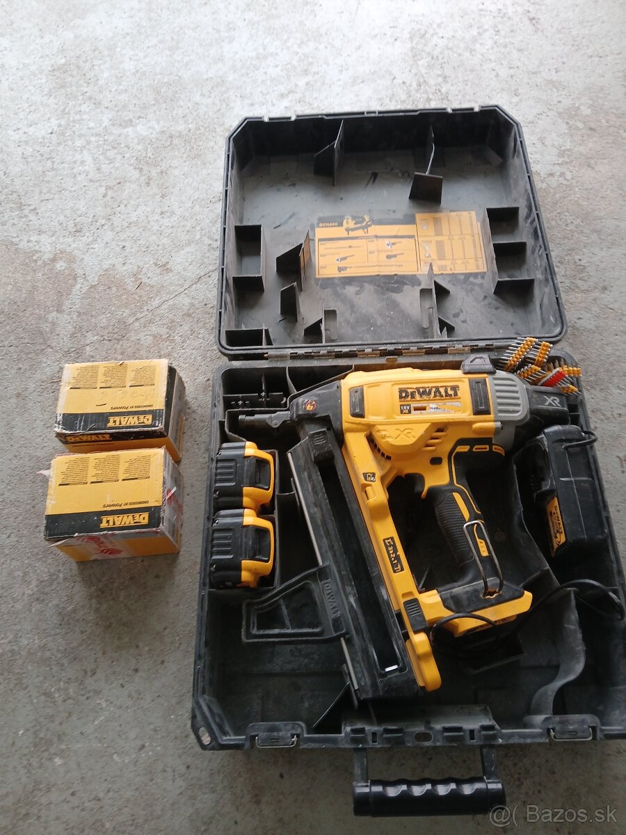Klincovačka do betónu Dewalt - 2