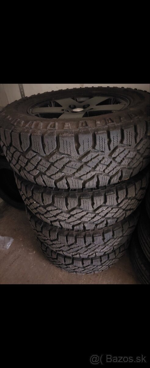 255/70r18 Goodyear Wrangler Duratrac