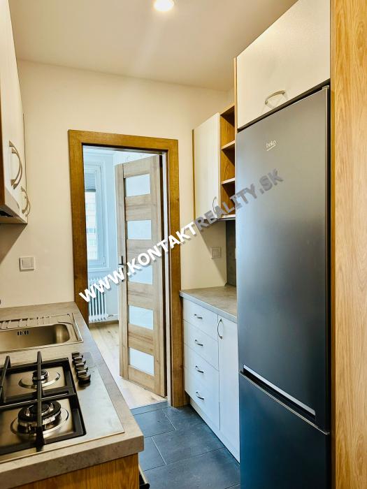 1,5 izb. byt, Palárikova, Juh, 36m2, lodžia, kompl. rekonštr - 2