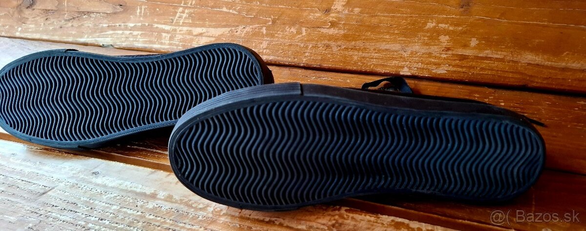 Botasky Tenisky Nove nenosene Velkost 42 - 2