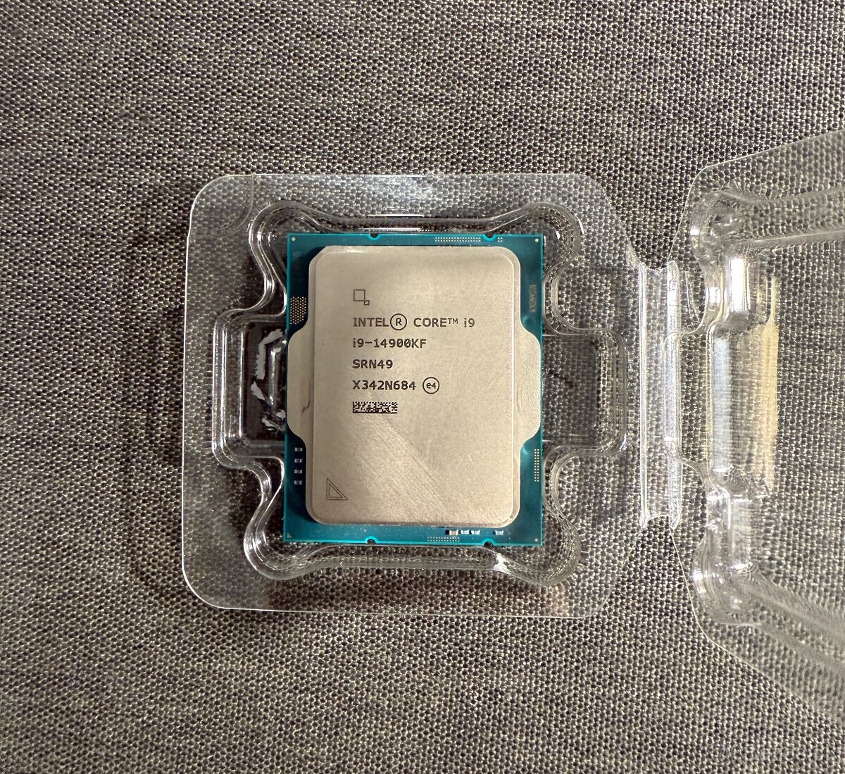 Intel Core i9-14900KF - 2