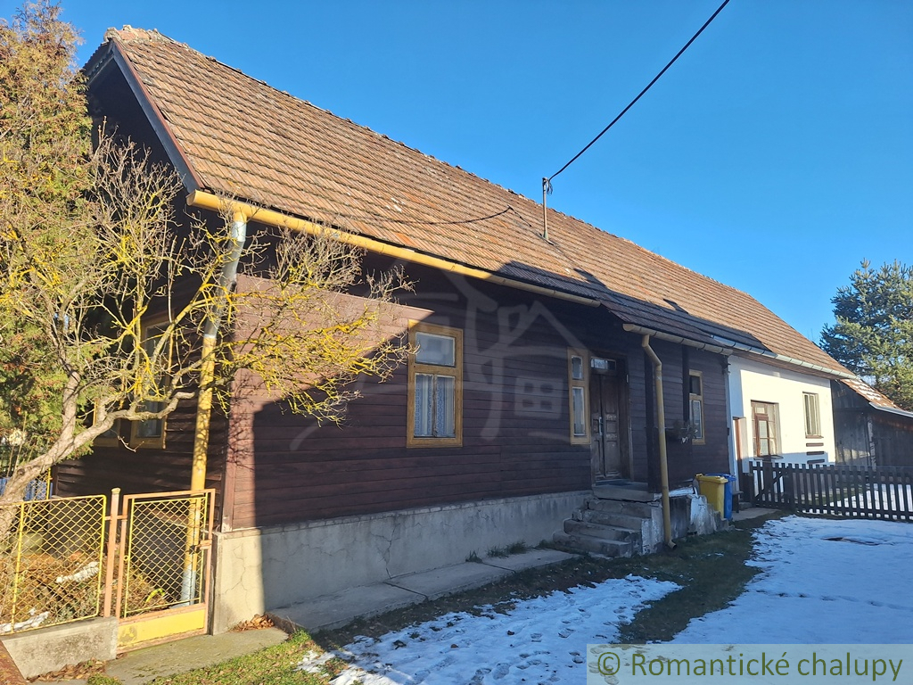 Drevenica medzi Liptovským Mikulášom a Liptovským Hrádkom. - 2