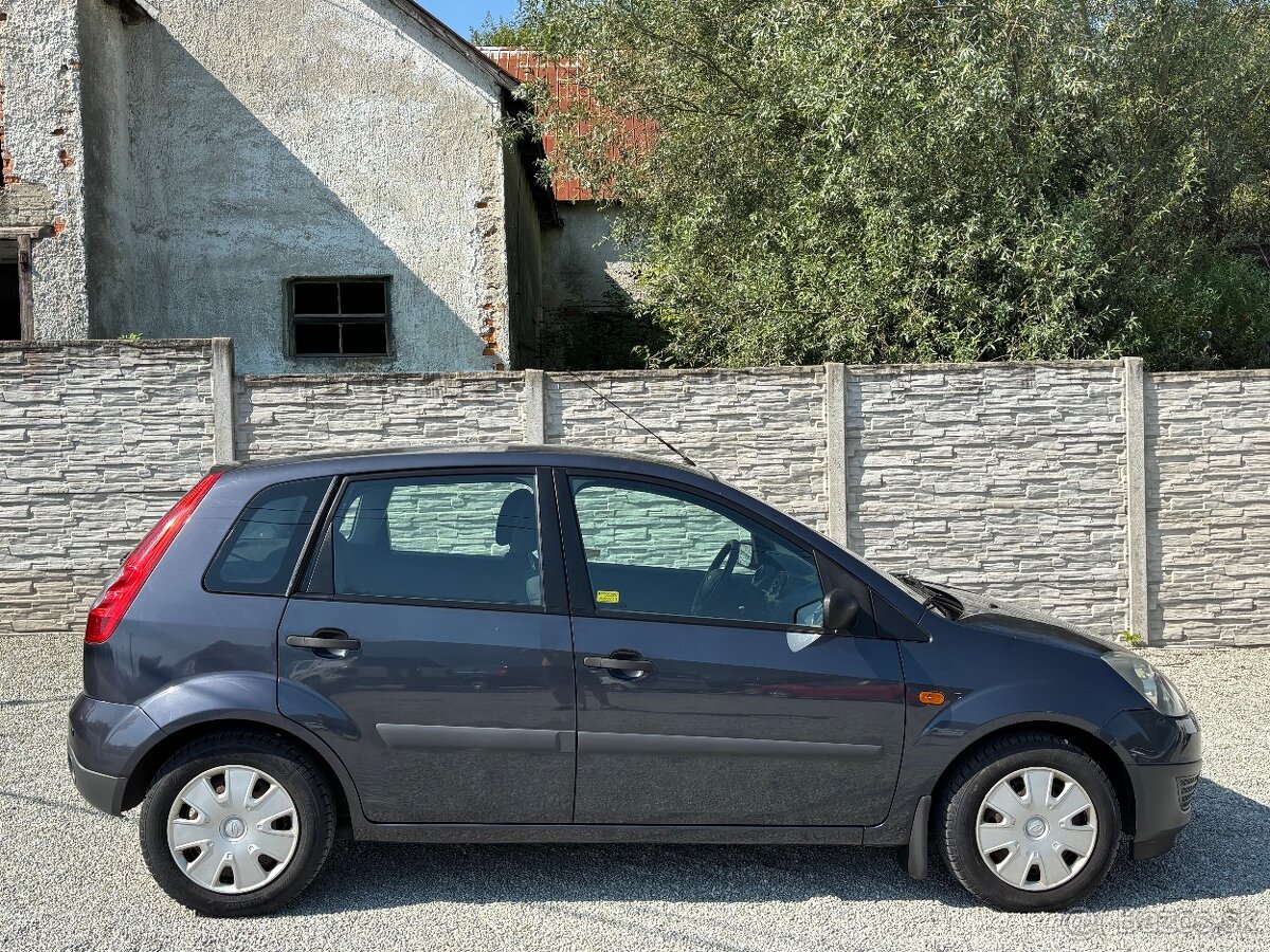 Ford Fiesta 1.3i Duratec Champion X - 2