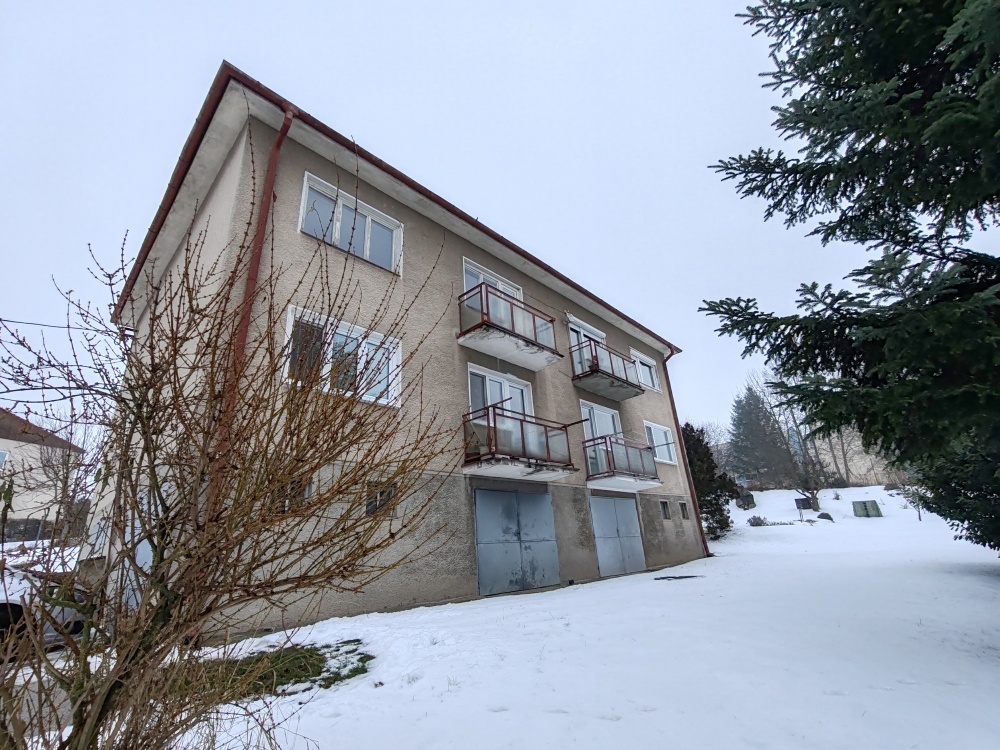 Na predaj 2,5 izbový byt Myjava s garážou a záhradkou - 2