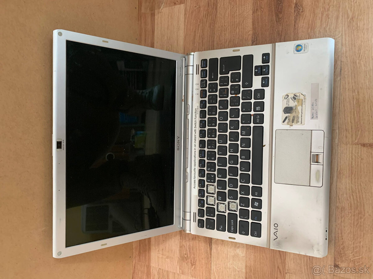 Starší notebook Sony VAIO Core 2 Duo - 2