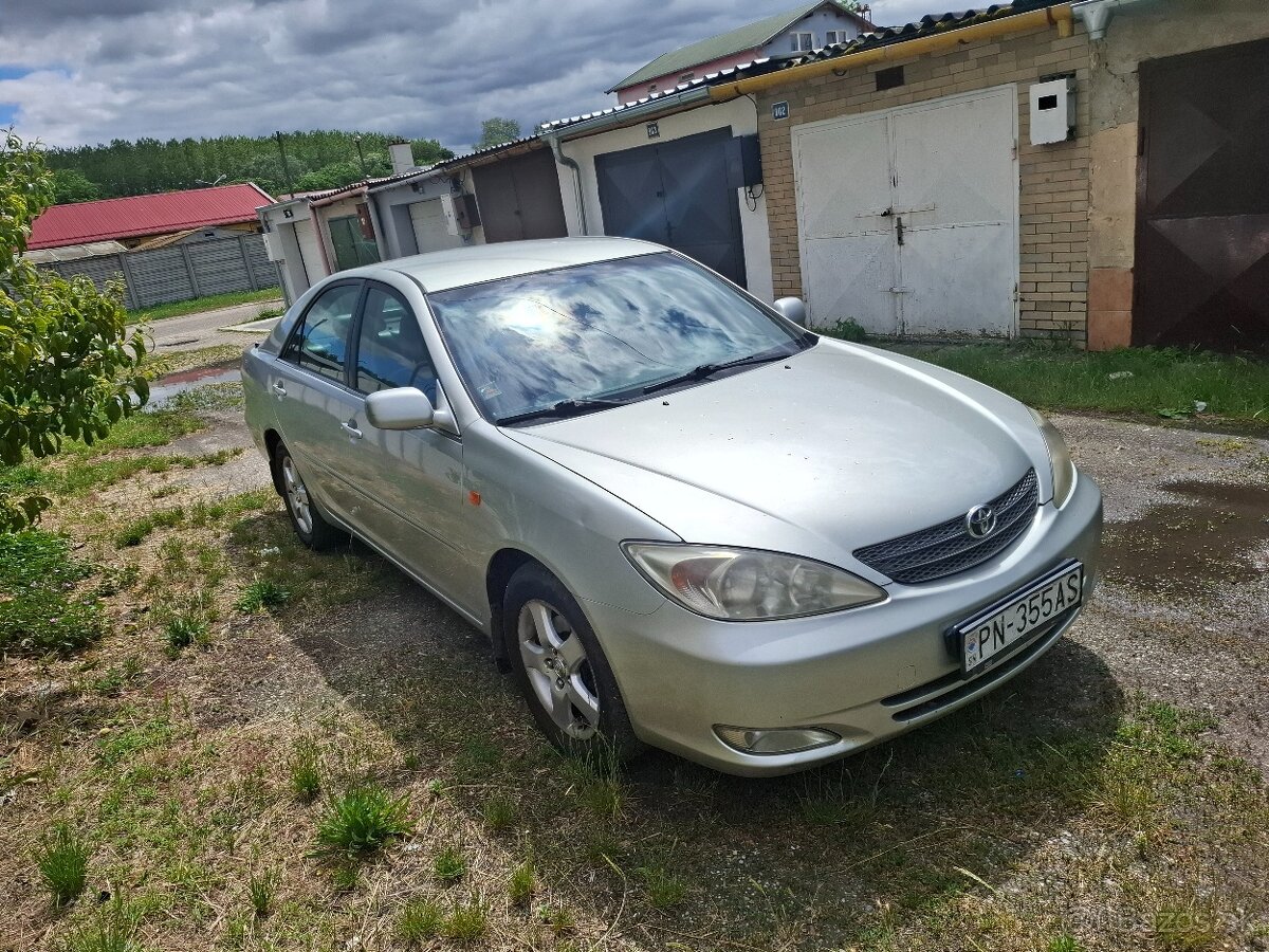 Toyota Camry 3.0 V6 - 2