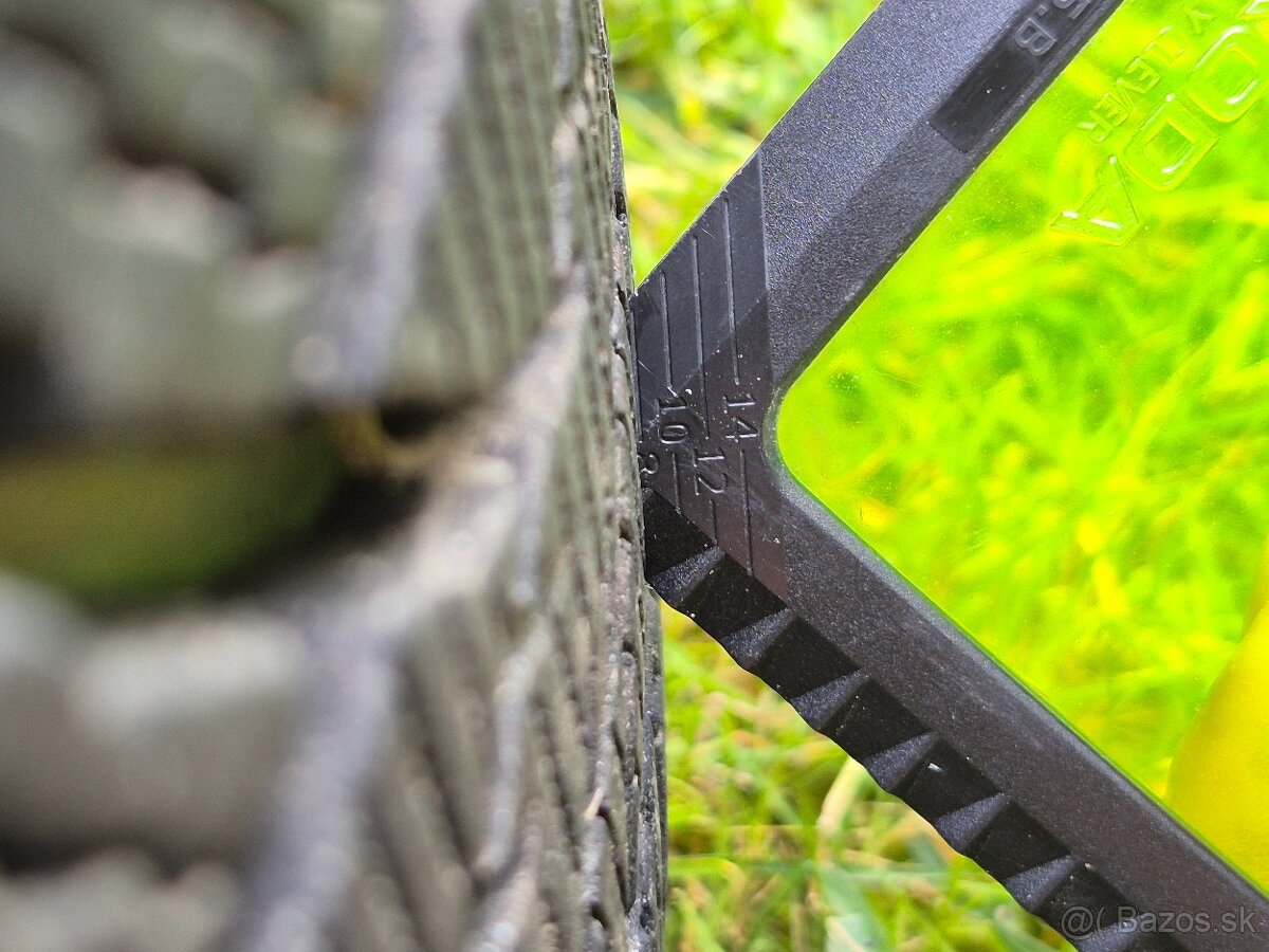 235/45 R18 - 2