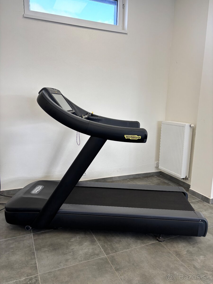 Technogym 1000 LCD- Live software - 2