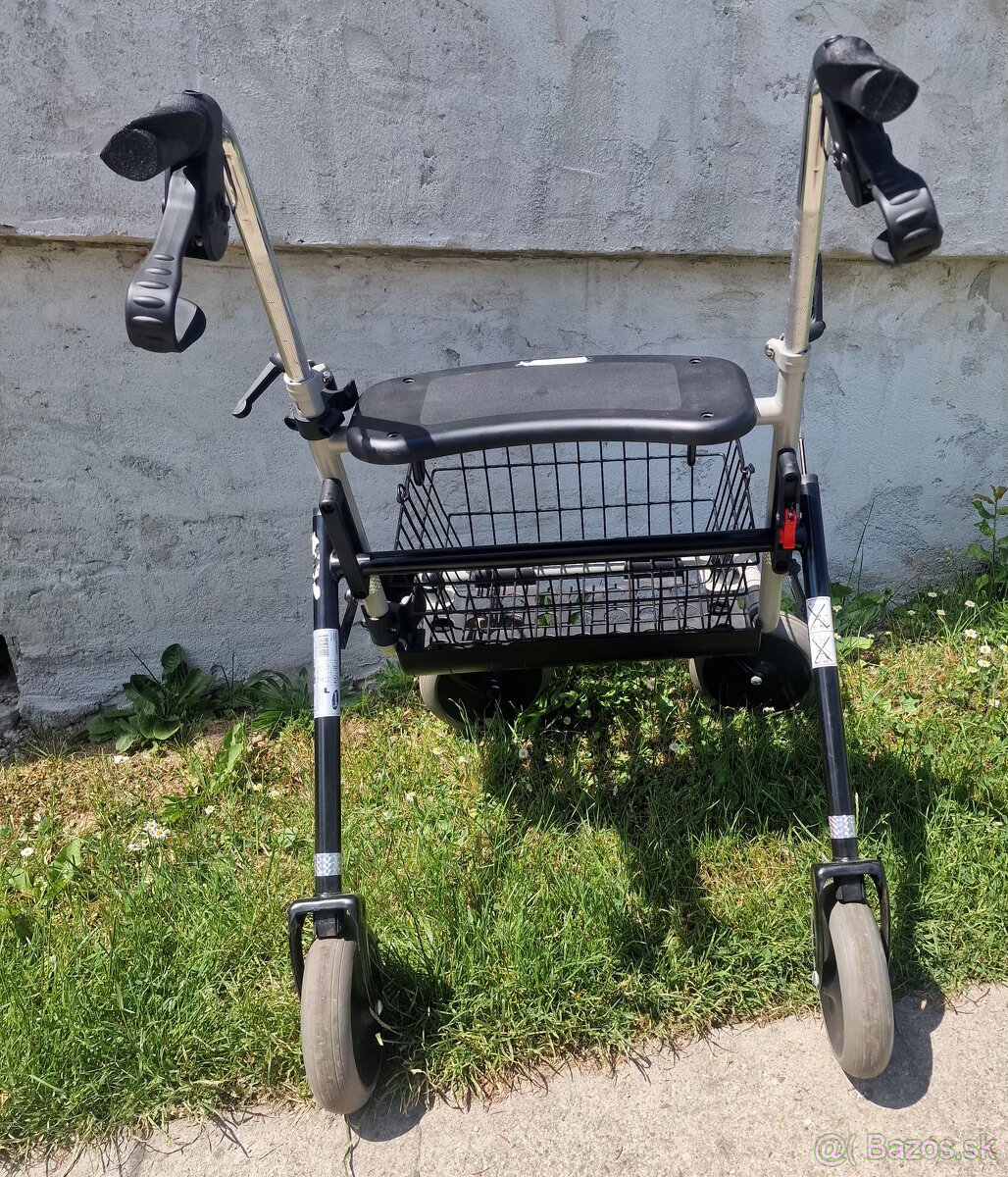 Chodítko pre seniorov xčisto noveé - 2