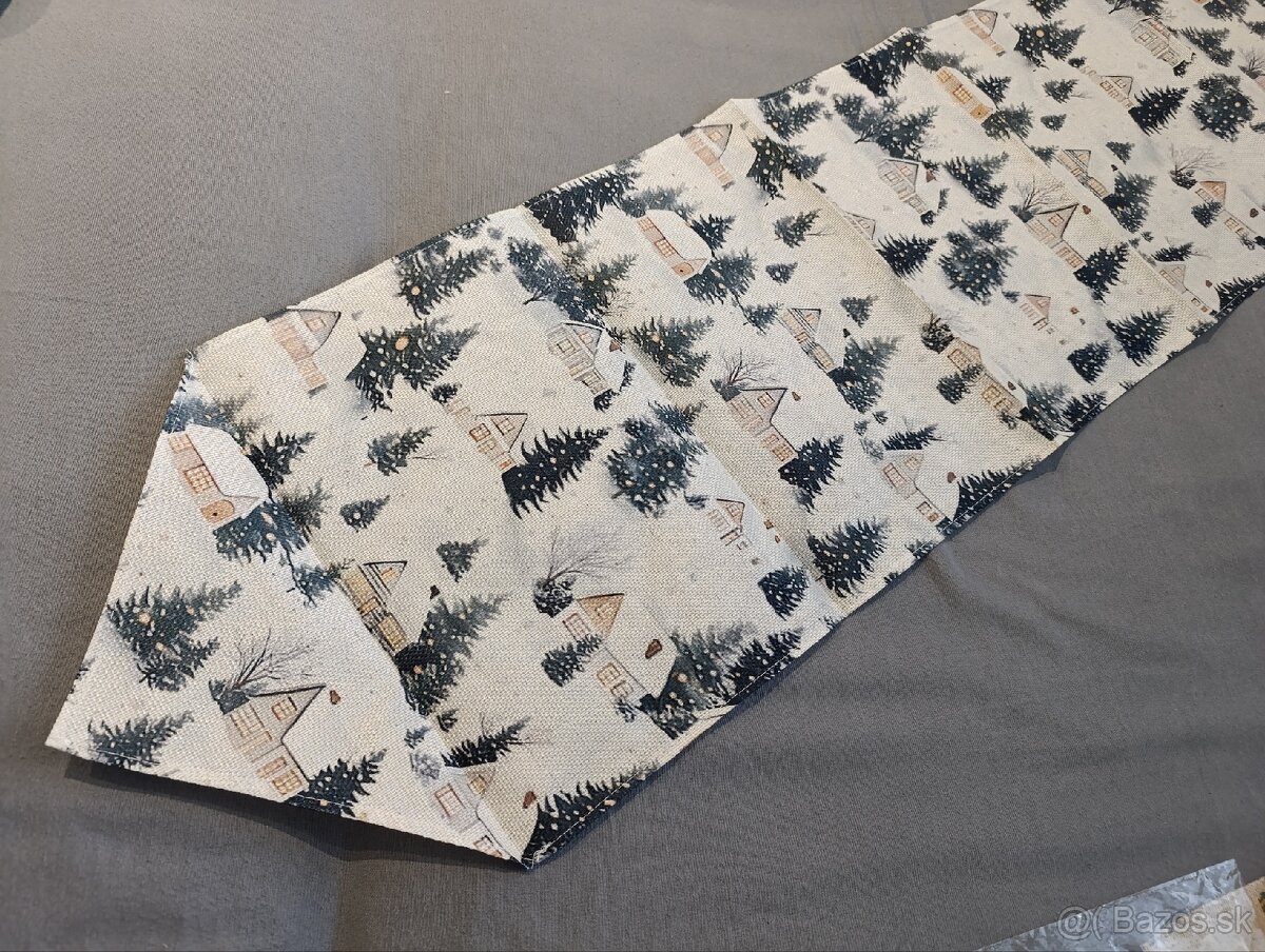 Vianočný zimný obrus so stromčekmi - 2