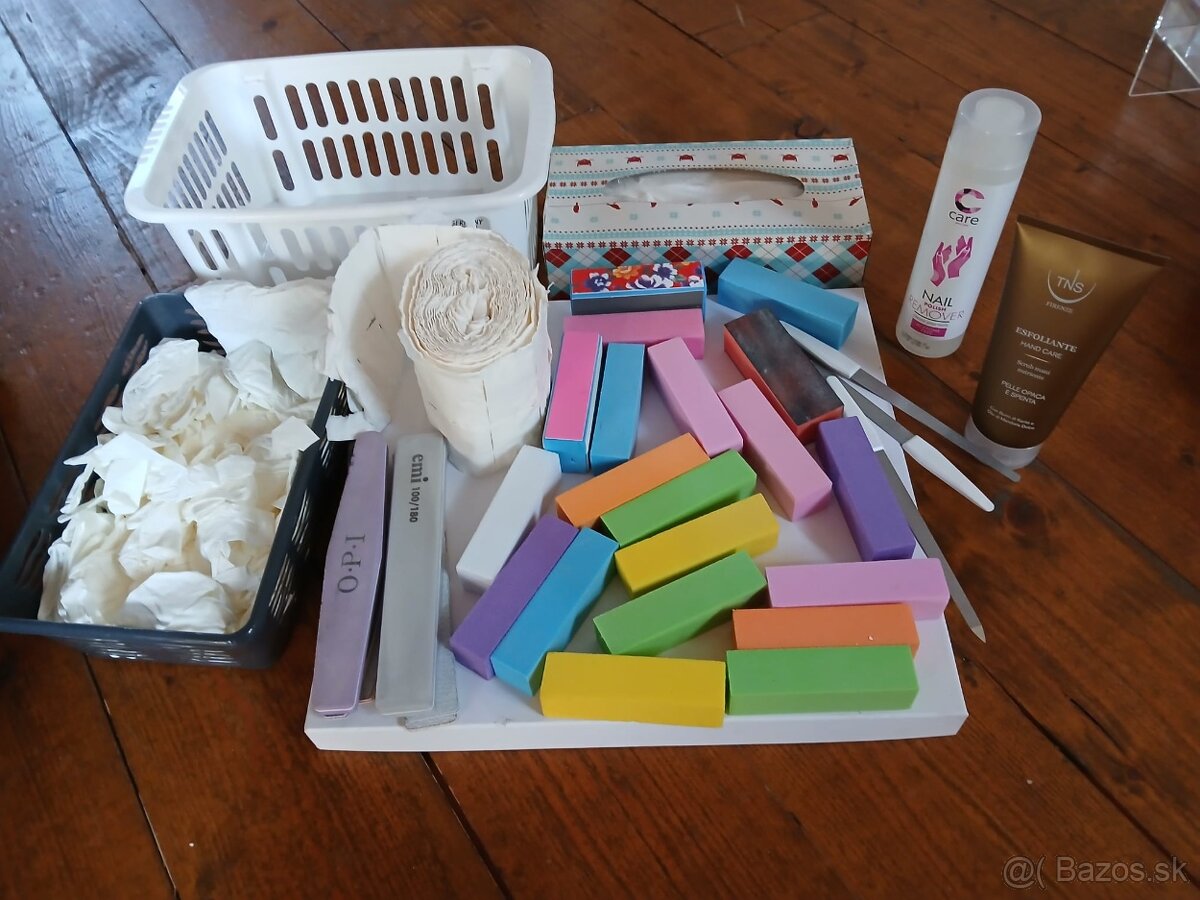 Prítroje a materiál pre pedikúru a manikúru - 2