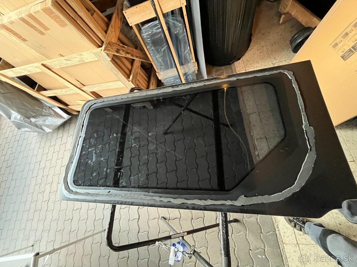 bočné sklo renault master nissan interstar 2010- použité - 2