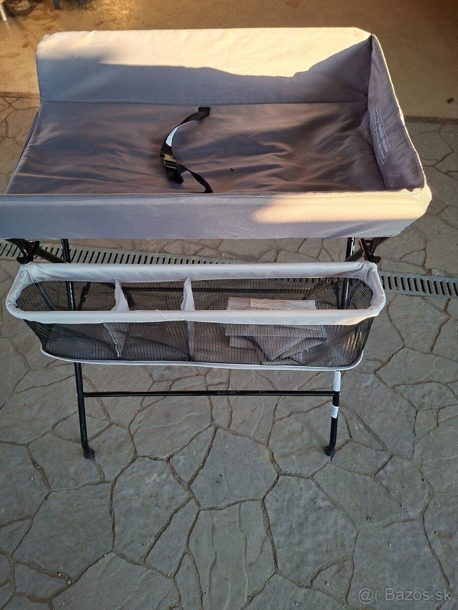 Prebaľovací pult - 2