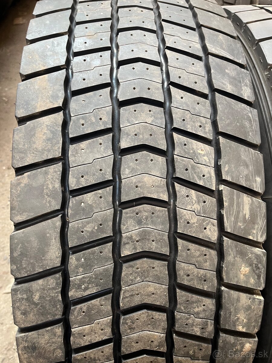 Predám 315/70R22,5 - 2