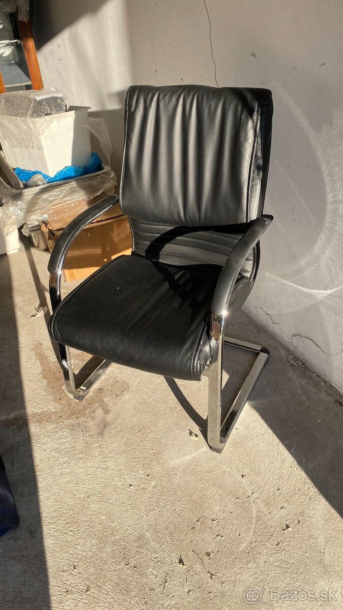 Predám kožené kancelárske kreslo – kvalitné, zachovalé - 2