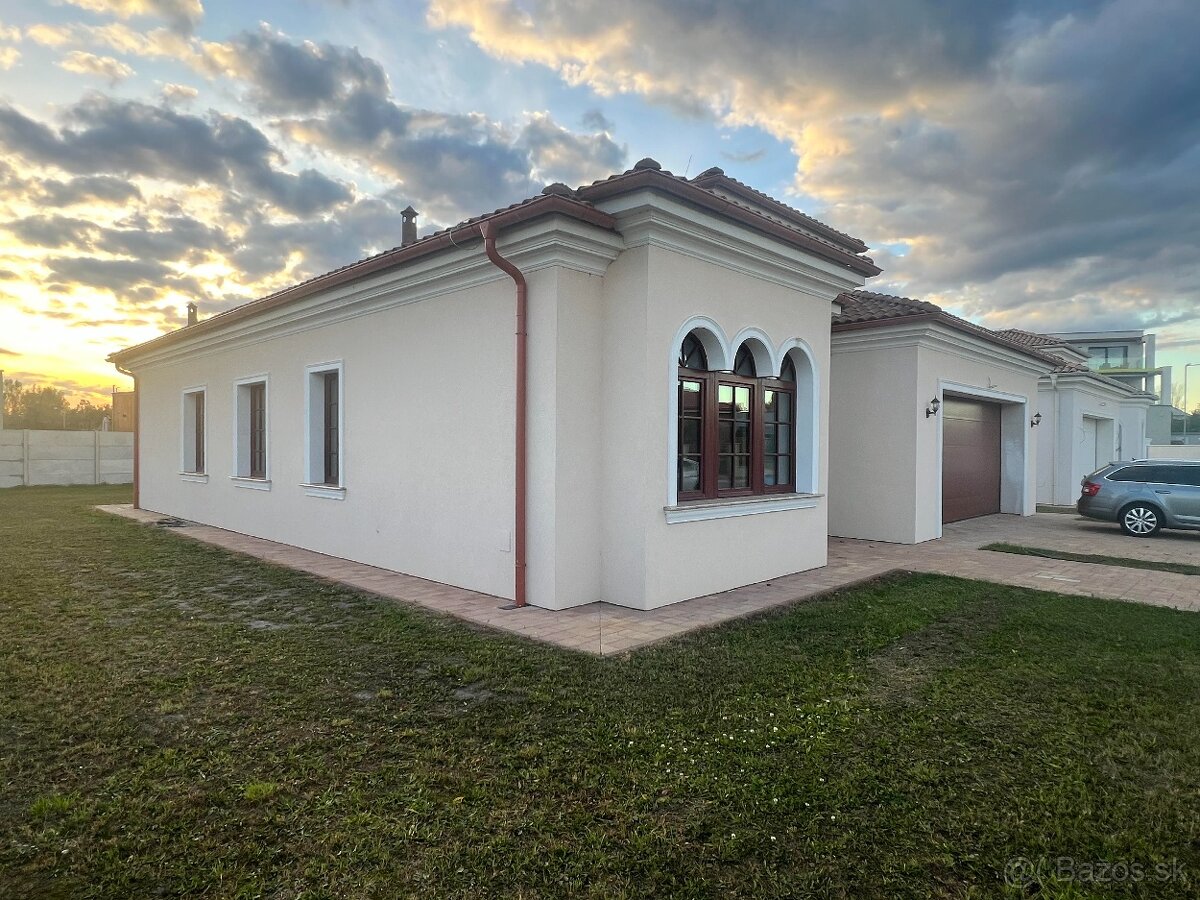 MODERNÝ priestranný rodinný dom - 2