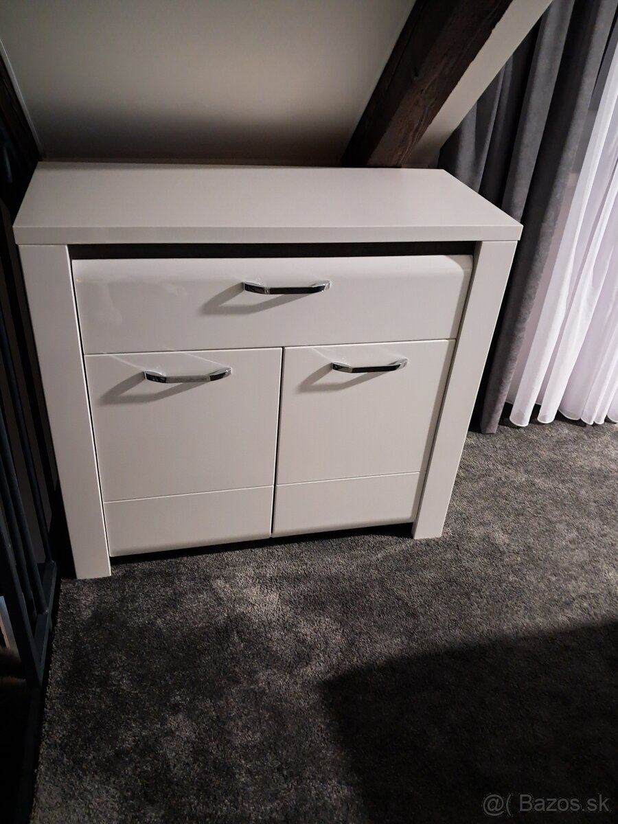 Biela lesklá komoda úplne nová - 2