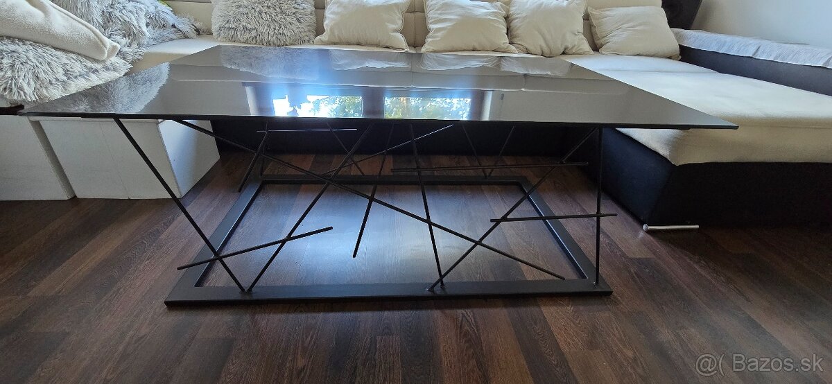 Predám dekoračný stolík - 2