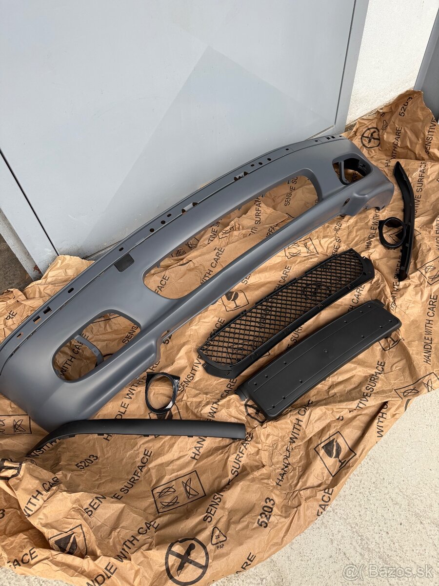 Predny M paket naraznik pre BMW E46 - 2