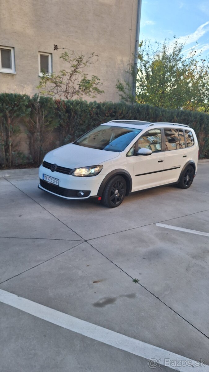VW Touran Cross - 2