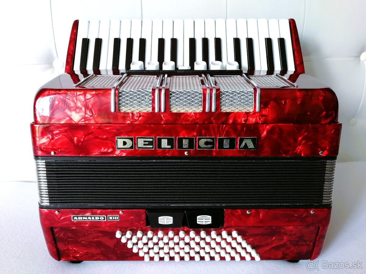 Predam akordeon Delicia Arnaldo 72 bas. - 2