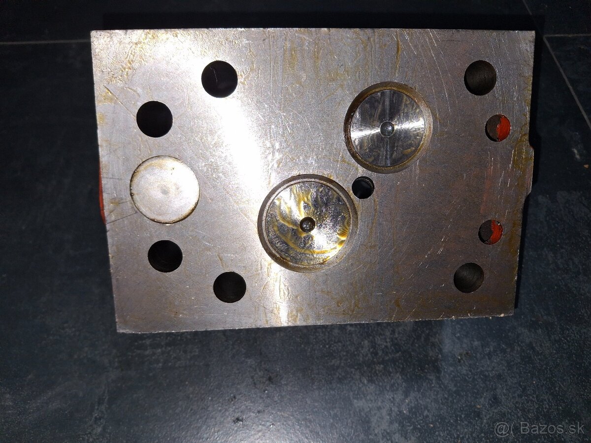 Hlava valcov Zetor Major - 2