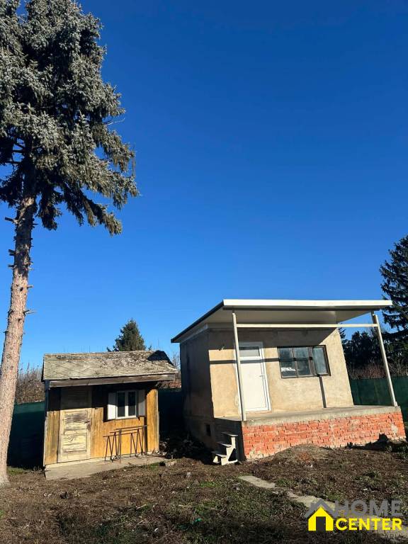 PREDAJ : ZÁHRADA S MUROVANOU CHATKOU, KOMÁRNO - 2