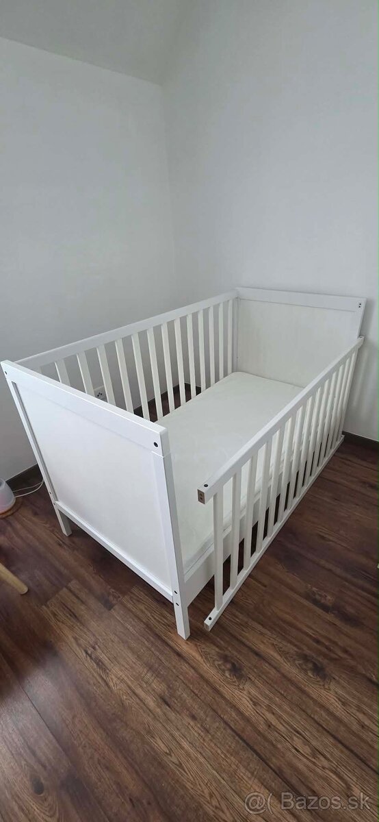 Drevena detska postielka - 2