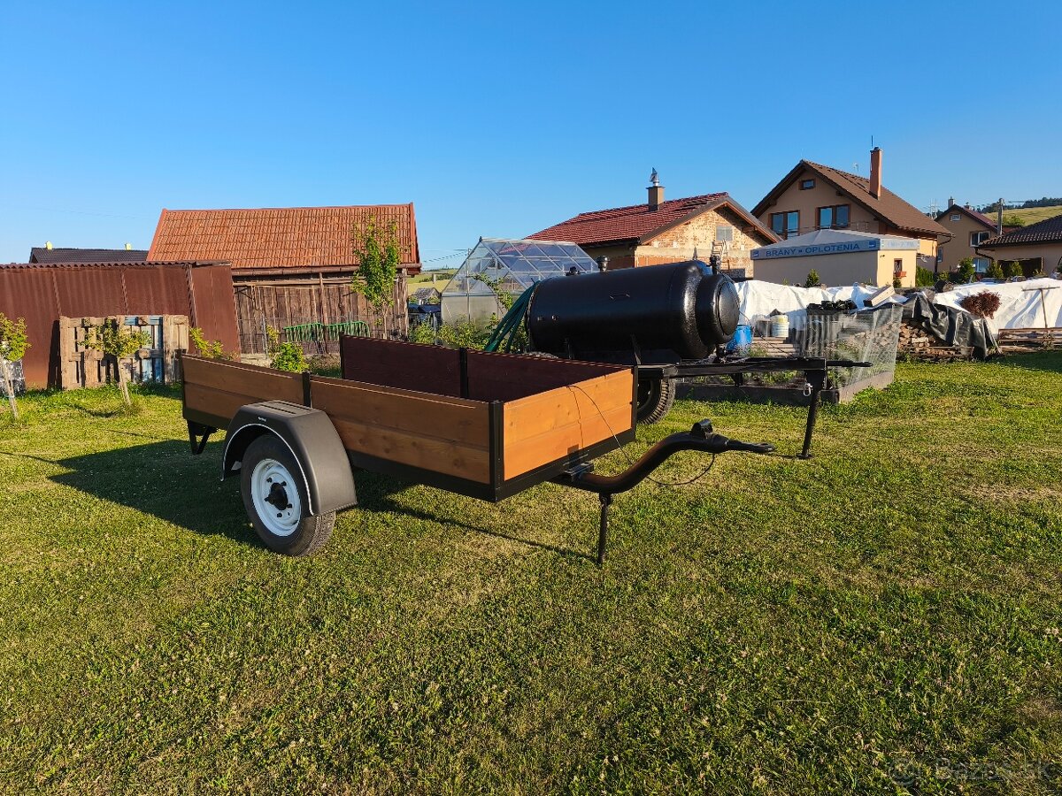 Vlečka za traktor. - 2