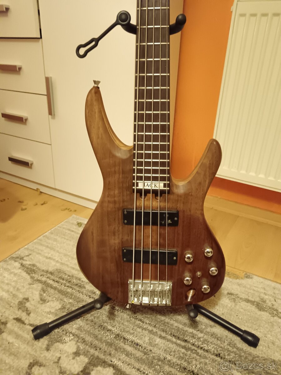 5-strunova basgitara - 2