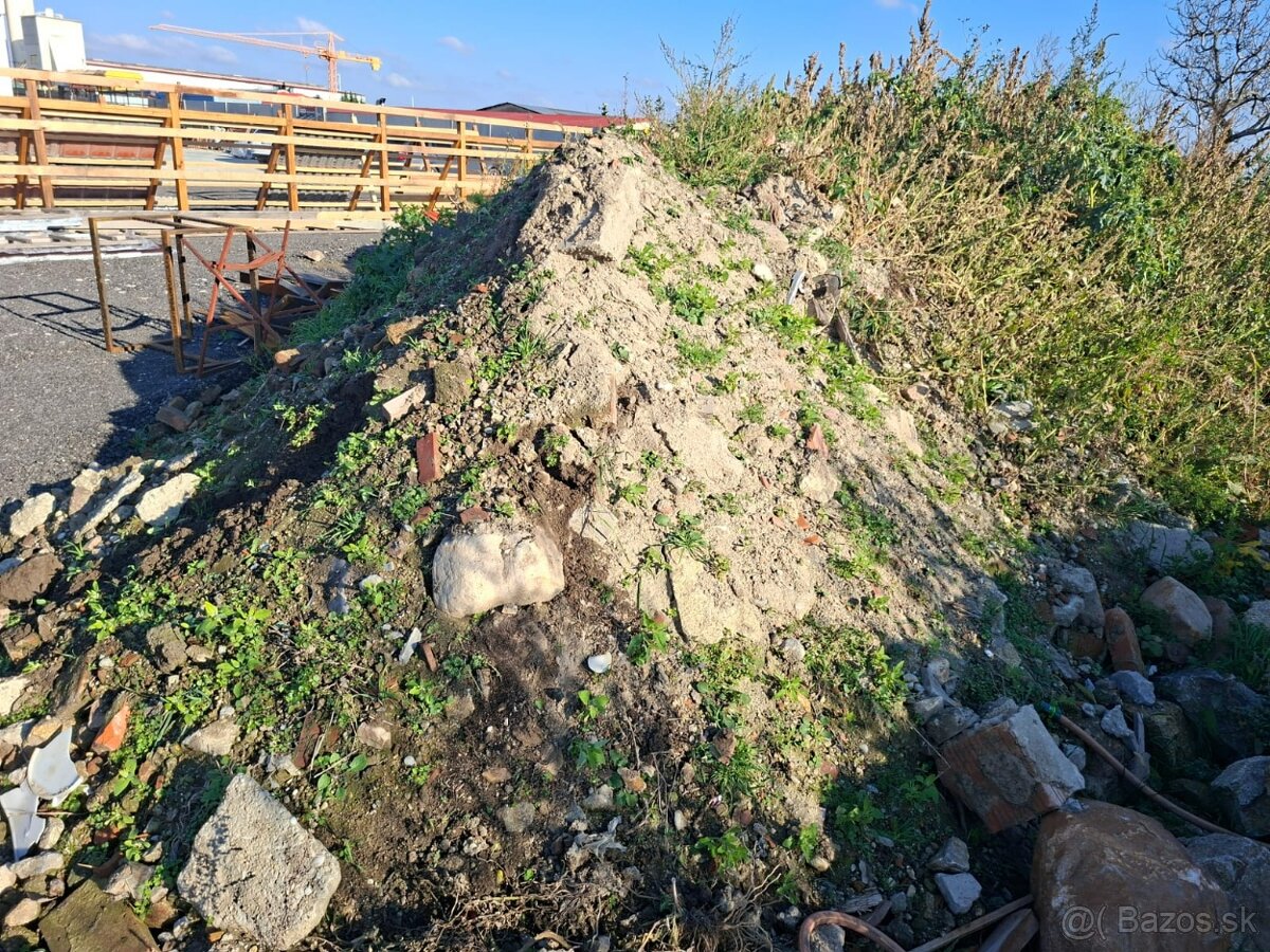 Darujem zásypovú zeminu - 2