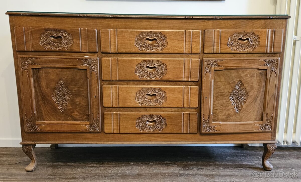 Predám drevený nábytok - kašmírsky orech - 2