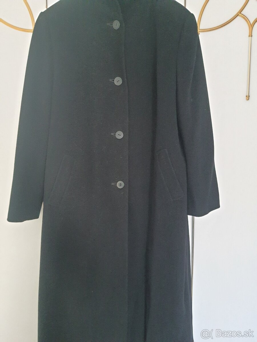 čierny zimný kabát velkosť 44-46 - 2
