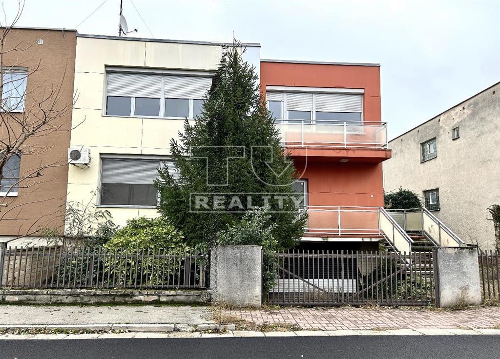 PRESTÍŽNE RODINNÉ BÝVANIE V JEDNEJ Z NAJŽIADANEJŠÍCH... - 2