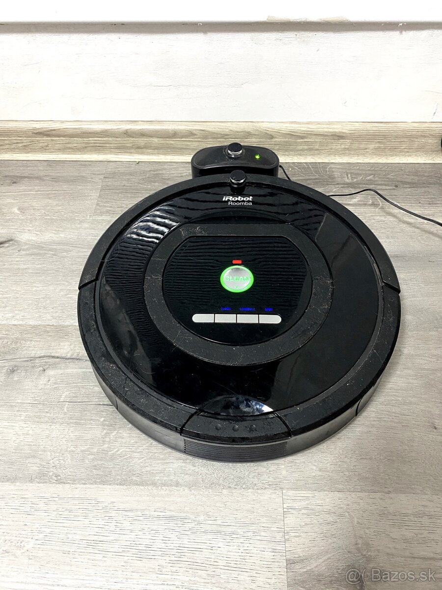 iRobot Roomba čierny – plne funkčný, dokovacia stanica, - 2