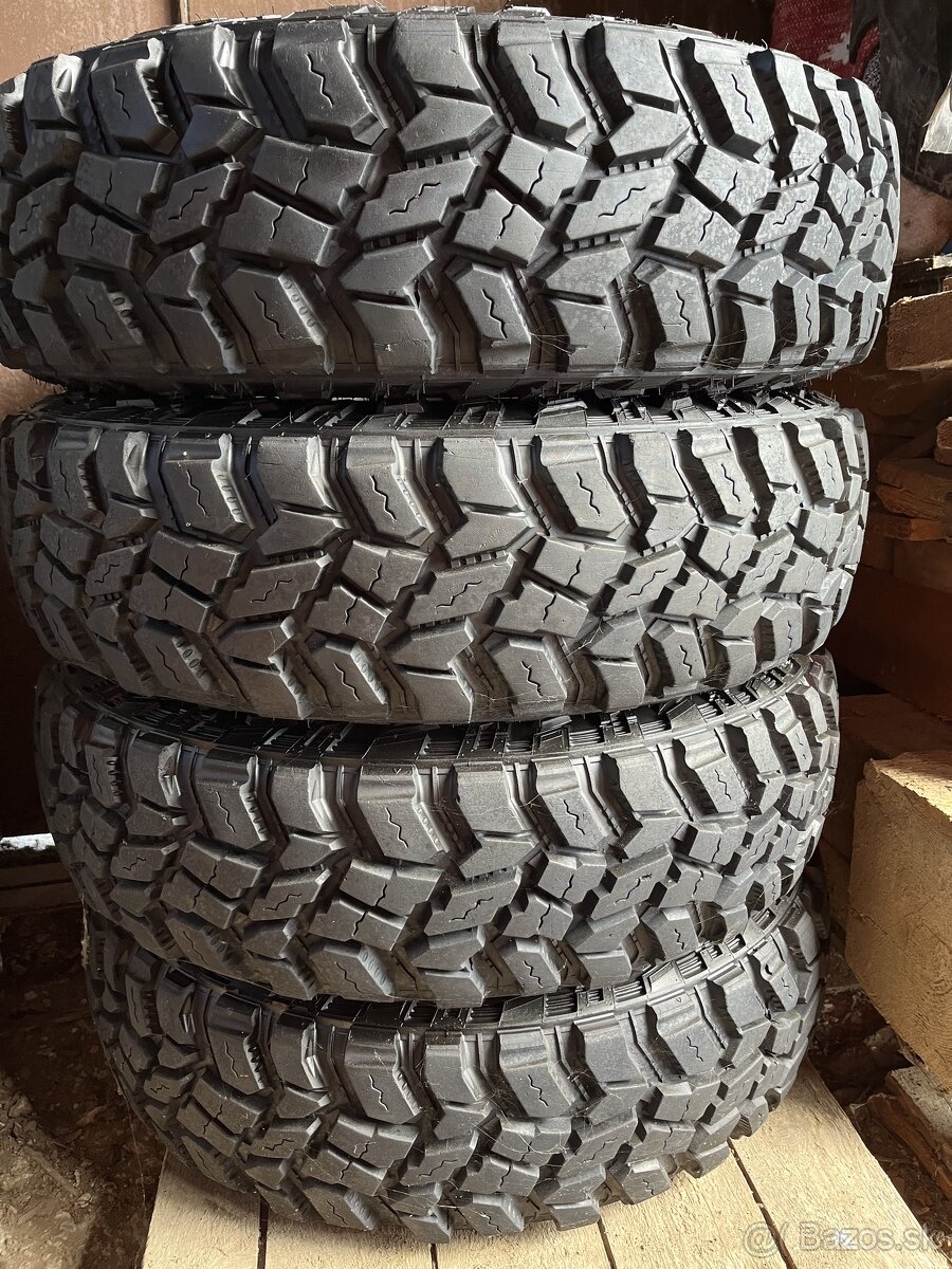 Cooper Discoverer STT PRO 215/85 R16 - 2