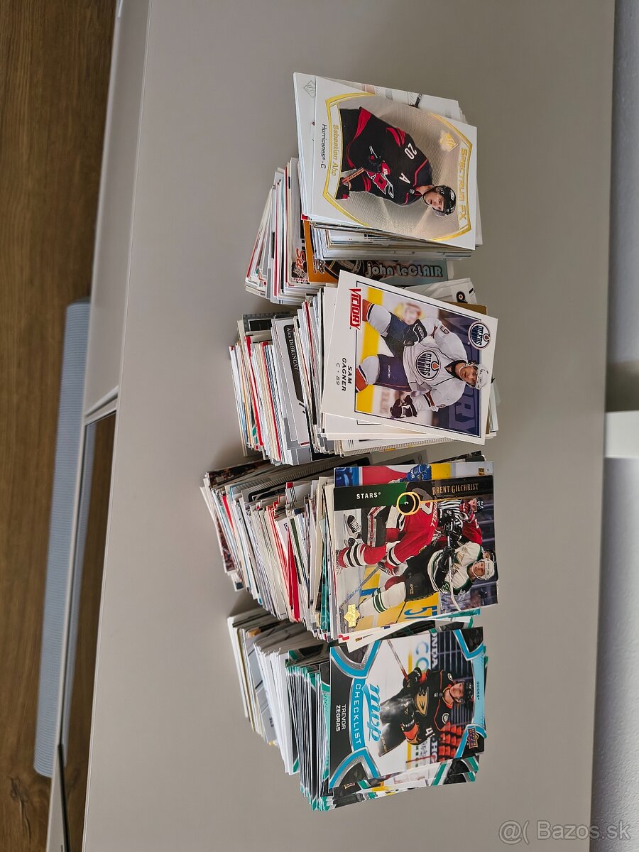 Predám hokejové kartičky - 2