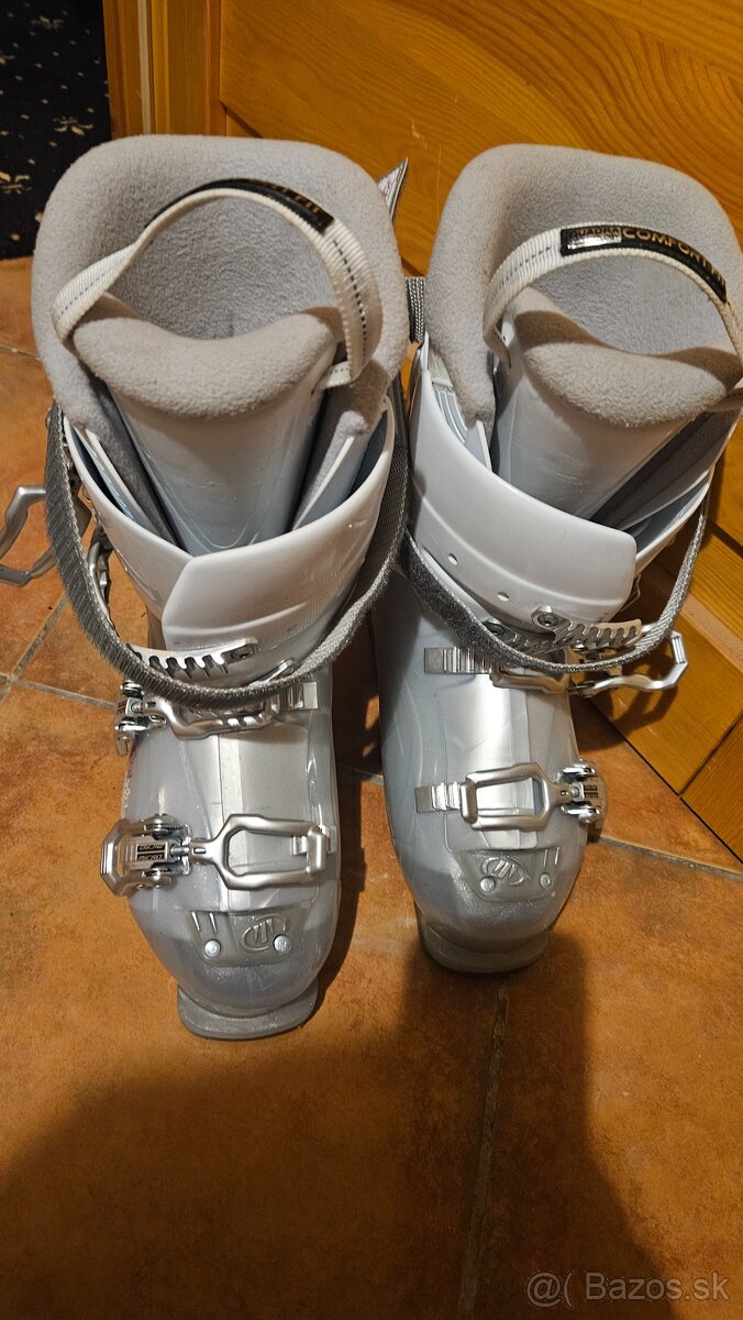 Damske lyžiarky. - 2