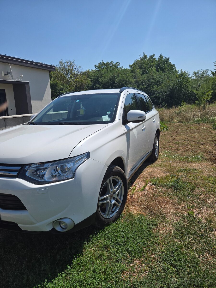 Mitsubishi Outlander 2,2 4x4 nafta - 2