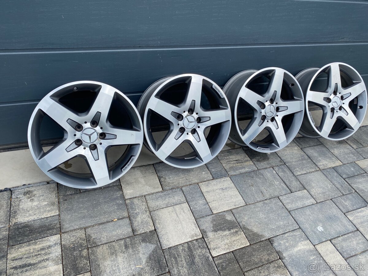 Mercedes GLA R18 - 2