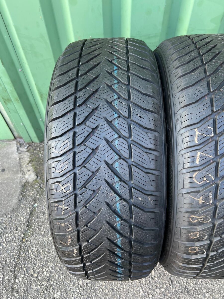 Zimne pneumatiky Goodyear 255/60R18 - 2