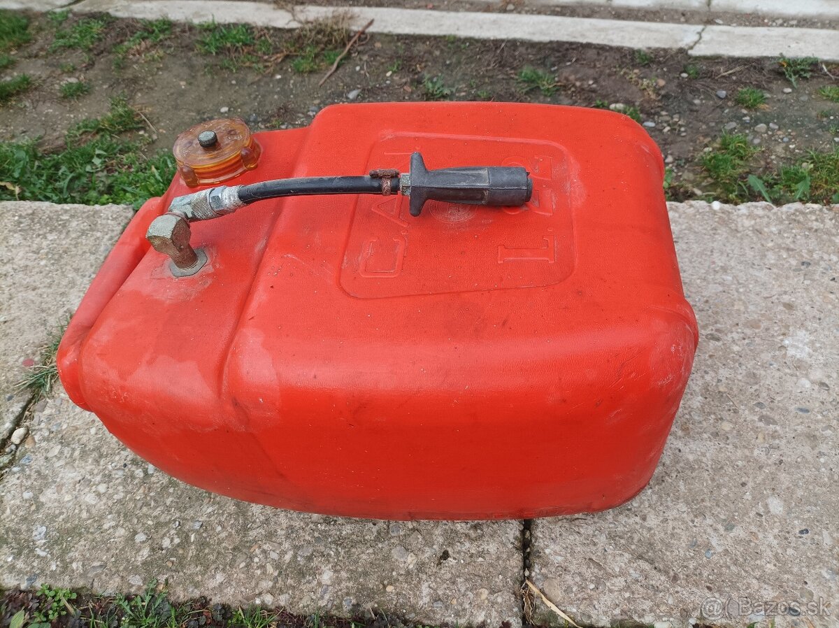 Plastová nadrž na palivo - 2