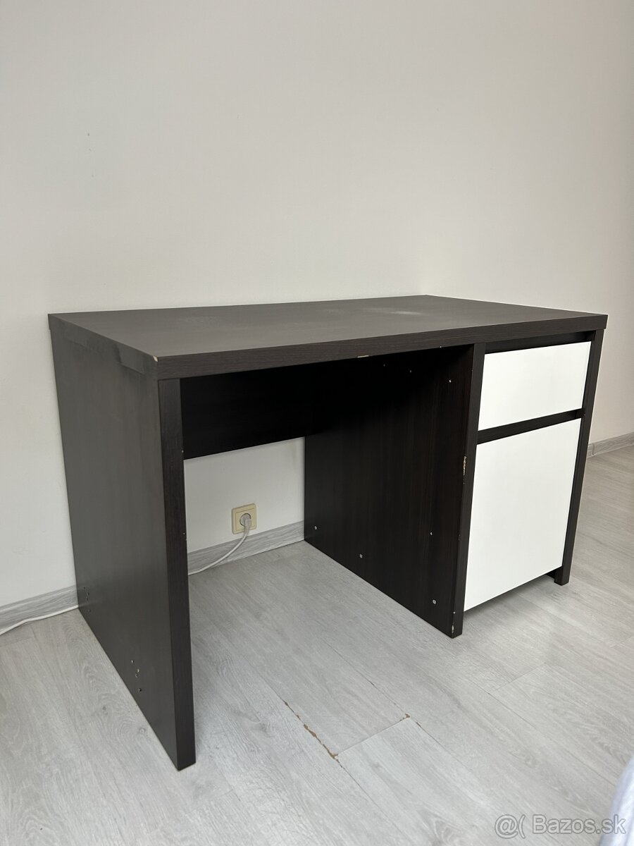 Darujem kancelársky stolík - 2