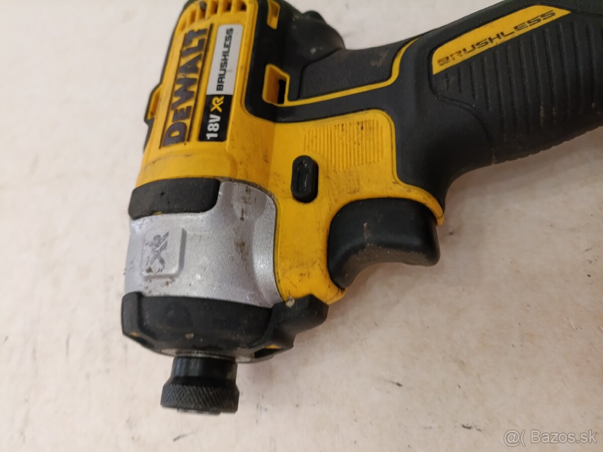 Dewalt rázový uťahovák 887 - 2