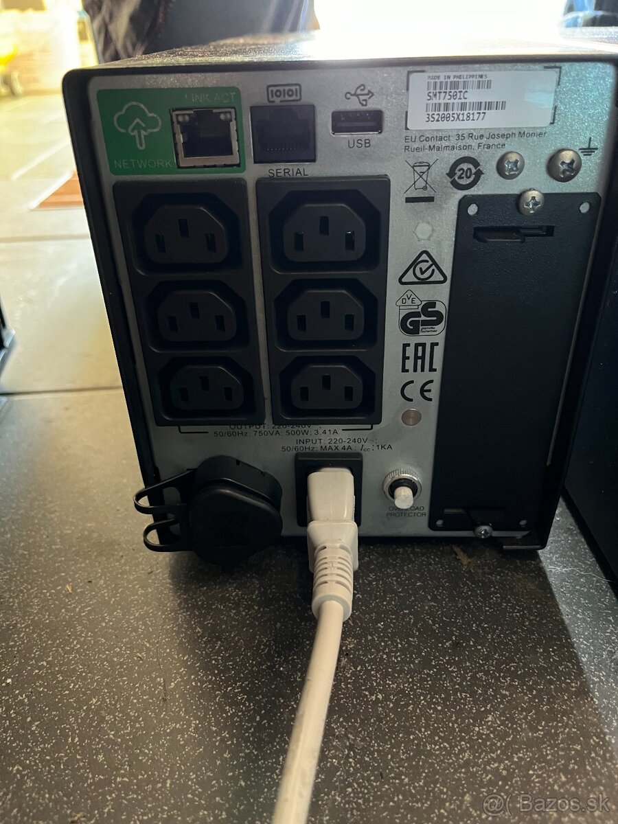 APC Smart UPS 750VA - 2