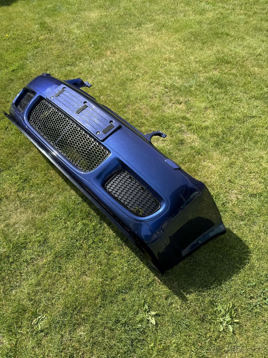 Nárazník Golf 4 R32 - 2