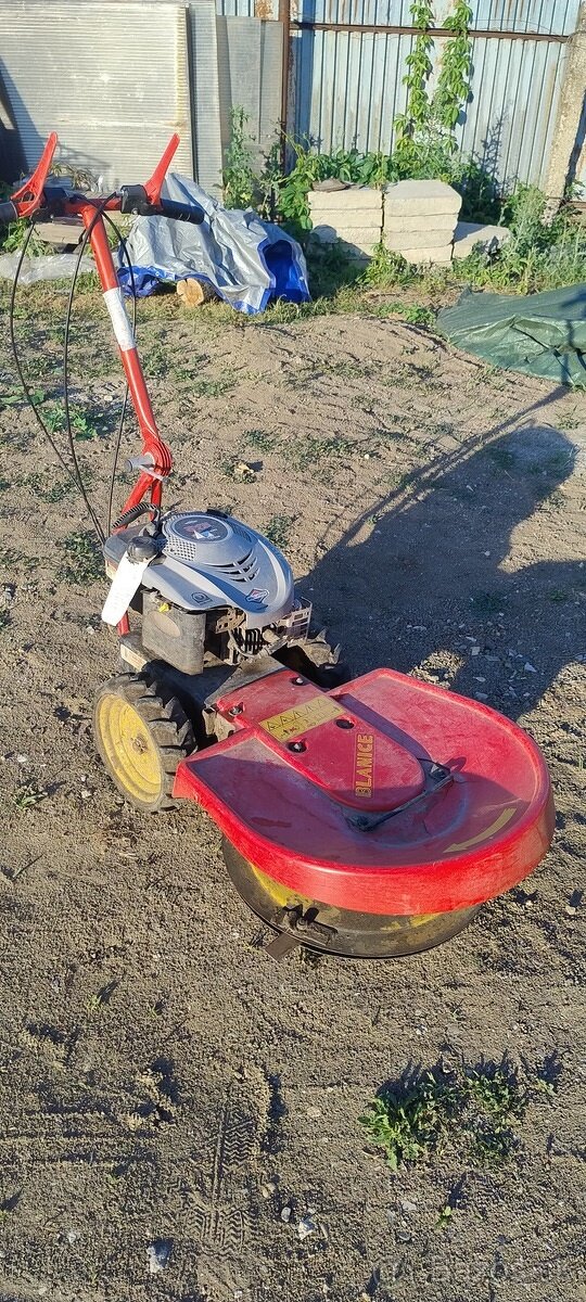 Briggs and Stratton seria 675 - 2