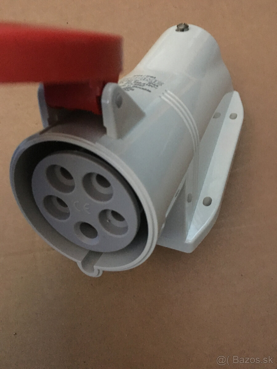 Zásuvky a vidlice na 400V - 2