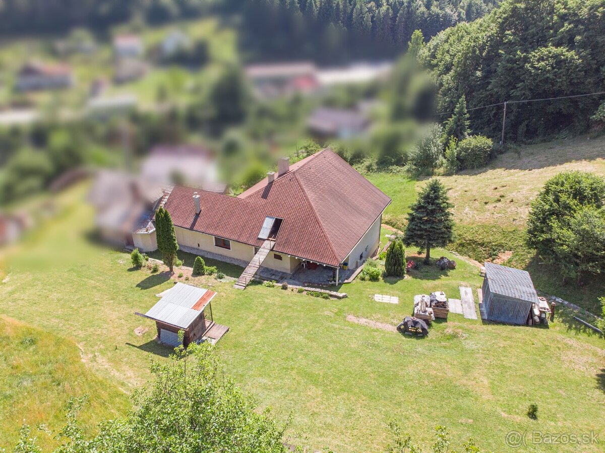 Útulný dvojpodlažný RD s terasou v lone prírody • Gelnica • - 2